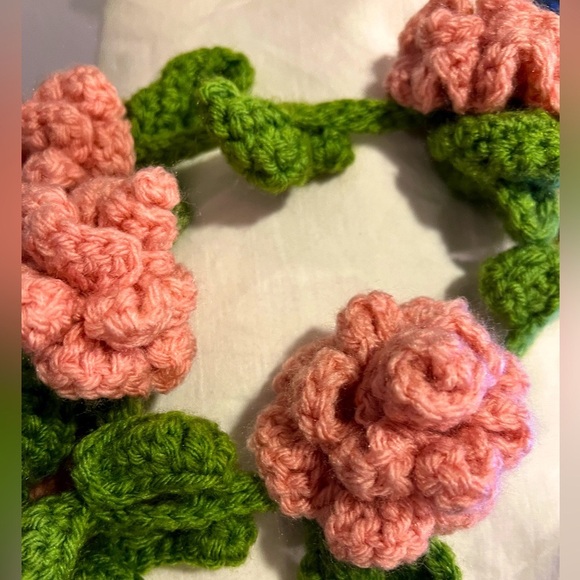 🩷💚🌸🌱🧣Floral Knit Crochet Scarf Handcrafted NEW - Picture 2 of 4
